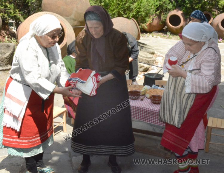 Над 40 се състезават за участие в Националния фолклорен фестивал в Копривщица