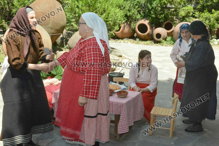 Над 40 се състезават за участие в Националния фолклорен фестивал в Копривщица