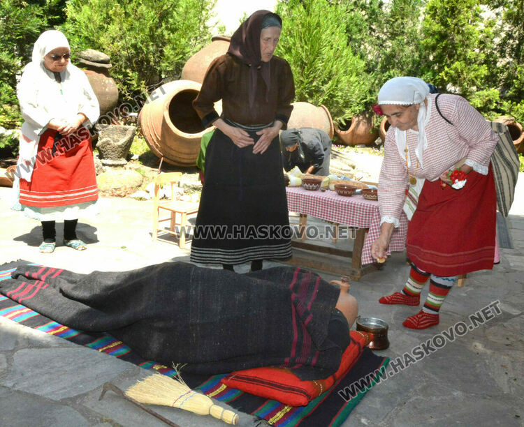 Над 40 се състезават за участие в Националния фолклорен фестивал в Копривщица