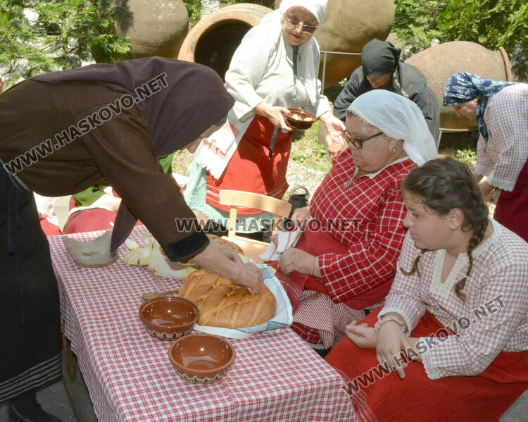 Над 40 се състезават за участие в Националния фолклорен фестивал в Копривщица
