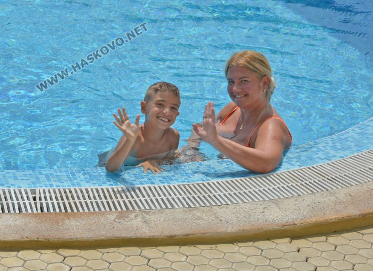 Повечето басейни в парк „Кенана“ вече отвориха, но все още са пусти