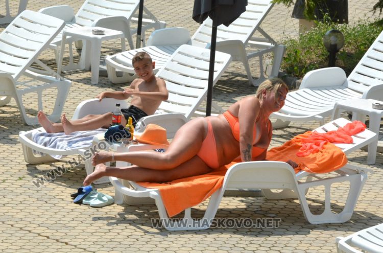 Повечето басейни в парк „Кенана“ вече отвориха, но все още са пусти