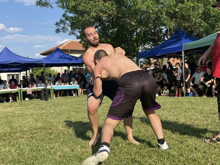 Над 60 борци излязоха на алая в село Иваново