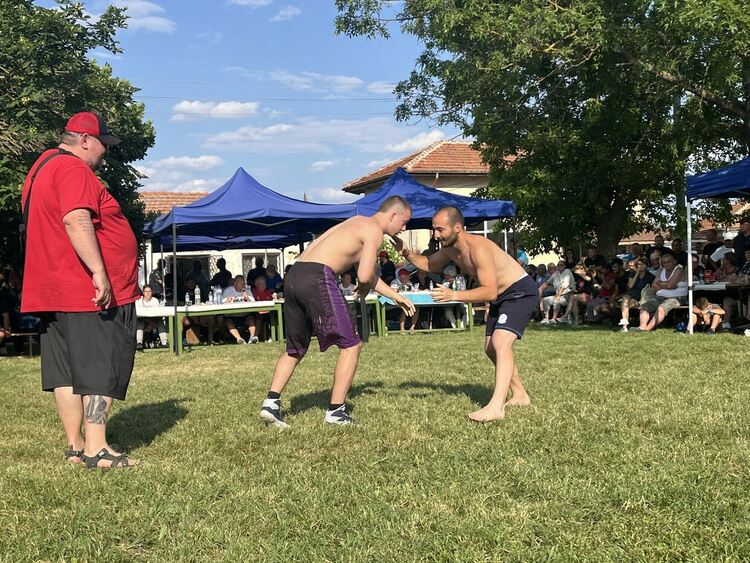 Над 60 борци излязоха на алая в село Иваново