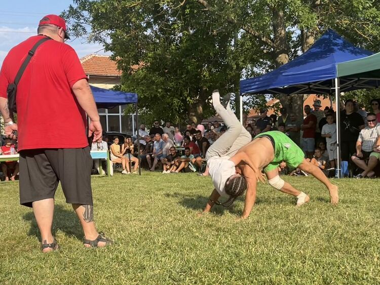 Над 60 борци излязоха на алая в село Иваново