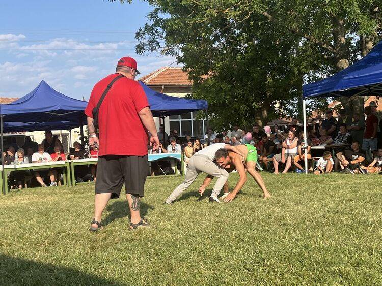 Над 60 борци излязоха на алая в село Иваново