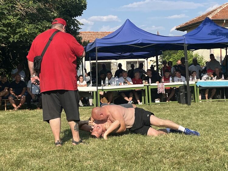 Над 60 борци излязоха на алая в село Иваново