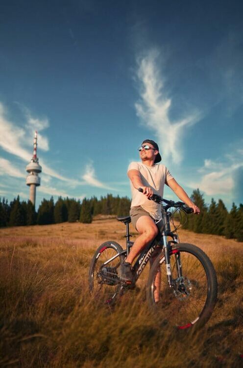 Доброволци почистват Пампорово в мащабна екоинициатива