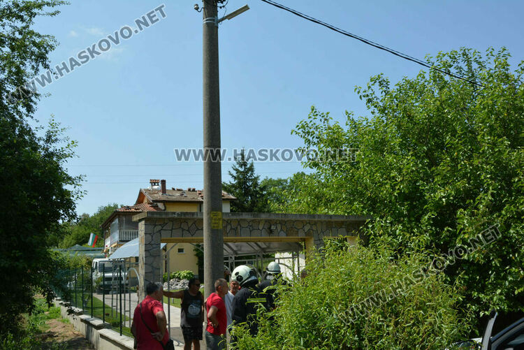 Млад мъж бе ударен от ток при ремонт на покрив в Хасково
