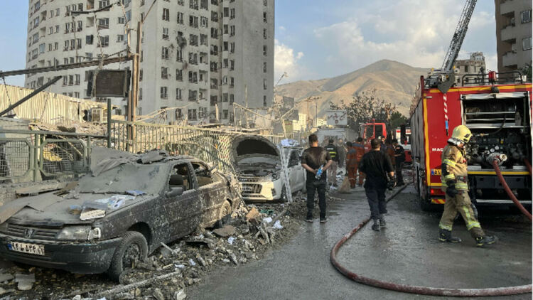 Иран и Израел си размениха нови въздушни удари