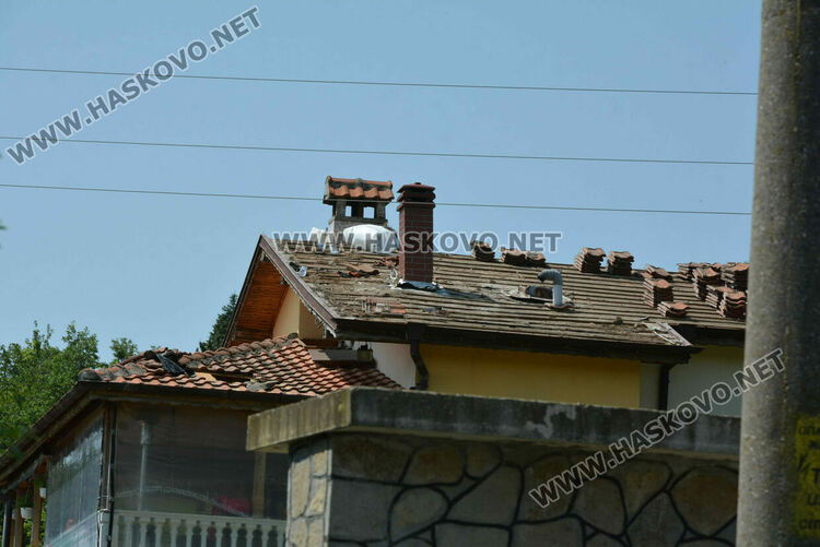 Млад мъж бе ударен от ток при ремонт на покрив в Хасково