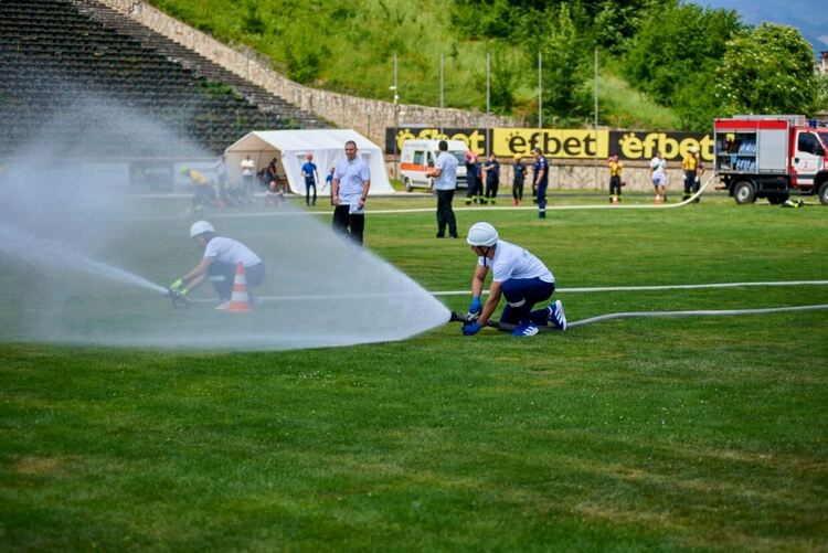 „Аварийно-спасителна група“ – Казанлък победи в Националното състезание за доброволци в Смолян