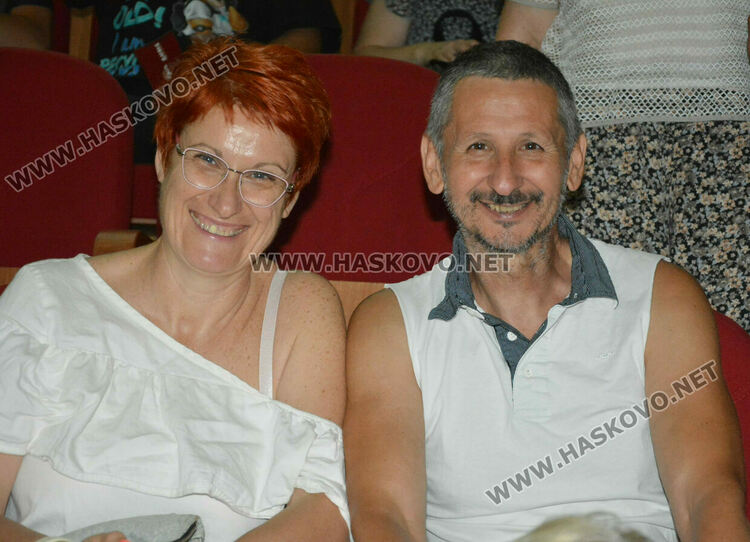 Откриха „Театър, обичам те!" в обновеното читалище „Заря“