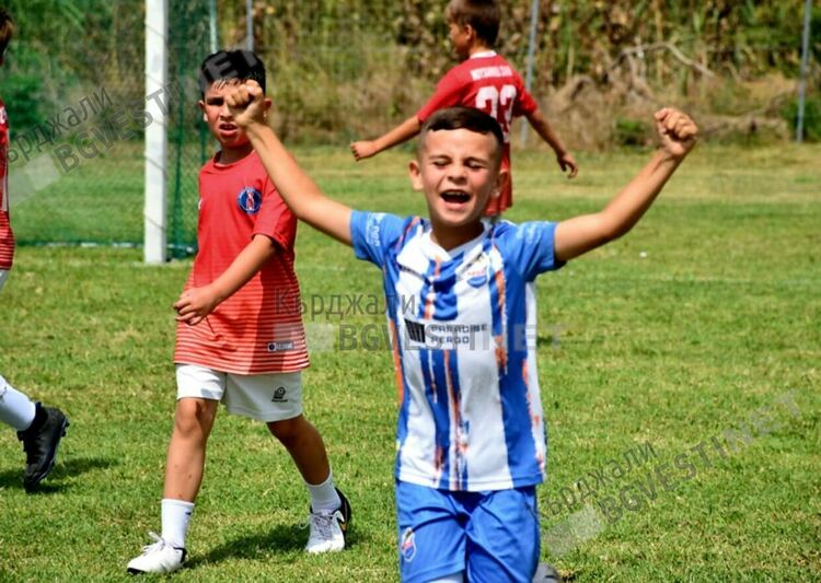 Четири шампионски отбора на Футболна академия "Арда 1924"се прибраха щастливи от Комотини!