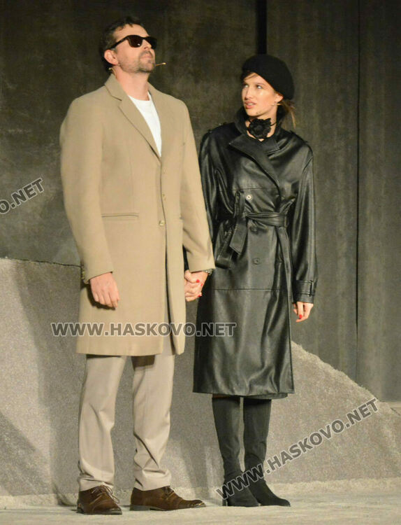 Откриха „Театър, обичам те!" в обновеното читалище „Заря“