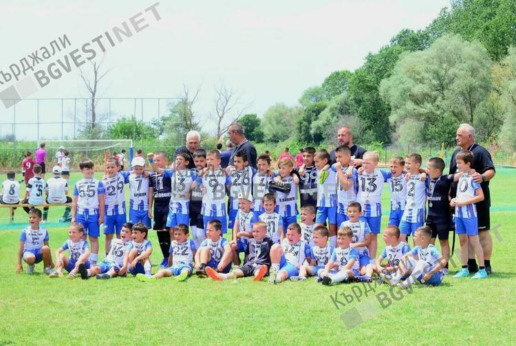 Четири шампионски отбора на Футболна академия "Арда 1924"се прибраха щастливи от Комотини!