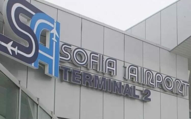 Министър Караджов слага край на безобразното обслужване по летищата