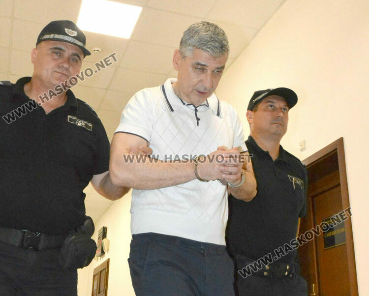 Станислав Мангушев в съда в Хасково