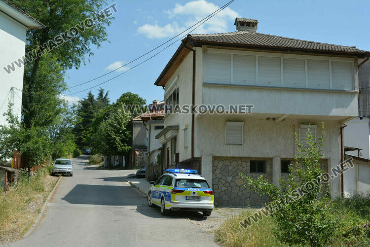 Паник бутон от автомобил вдигна по тревога полицаи и огнеборци