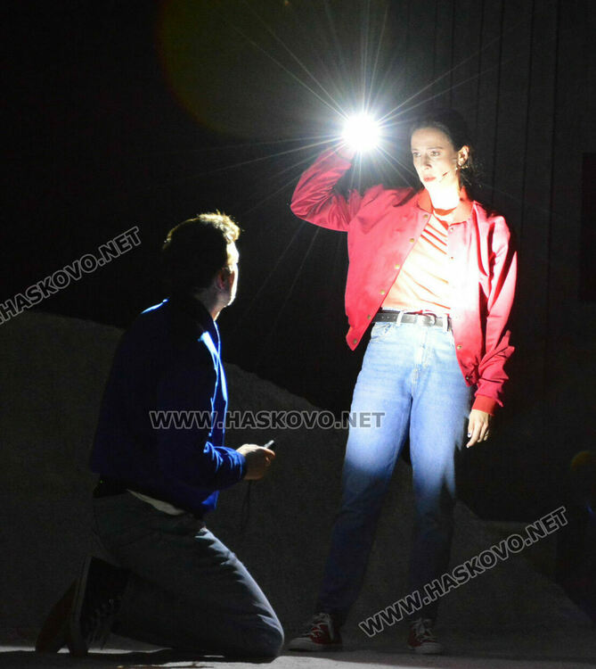 Откриха „Театър, обичам те!" в обновеното читалище „Заря“