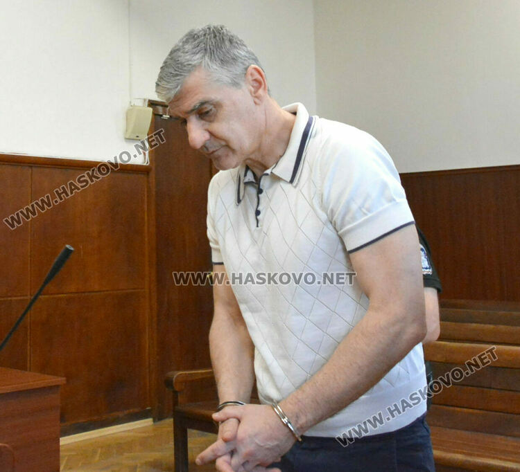 Заловен с 20 кг марихуана за 380 000 лева остава в ареста 