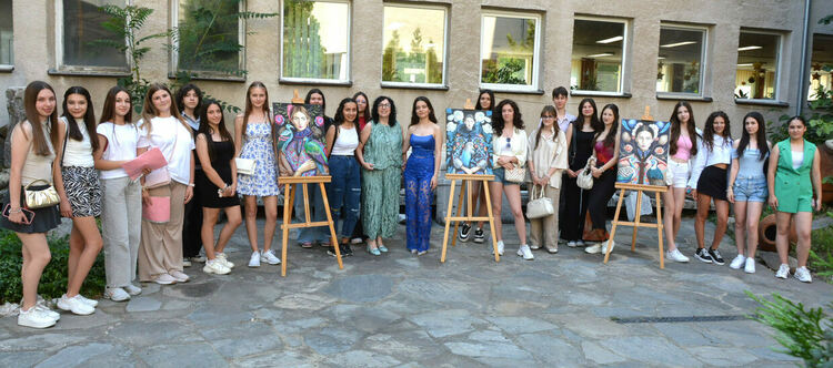 „Елементи“ е мотото на годишната изложба на арт-школа „Колорит“