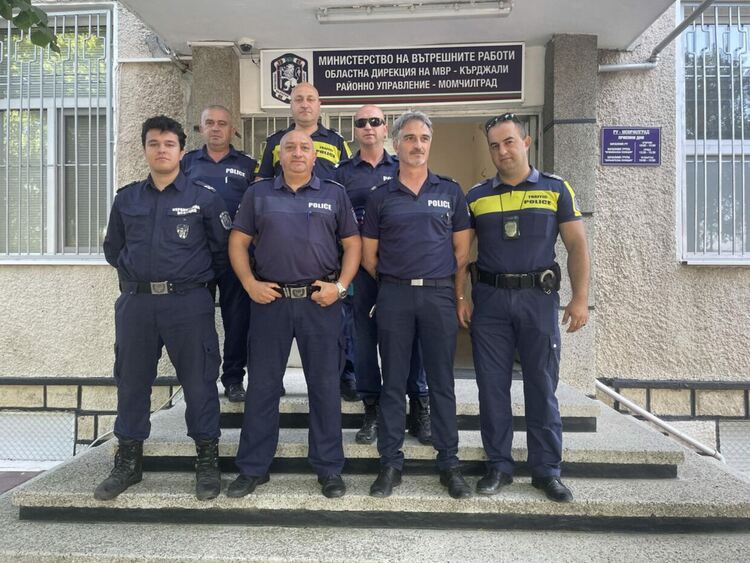 Полицаите от Кърджалийска област излязоха на протест срещу натиска срещу техните колеги от Варна