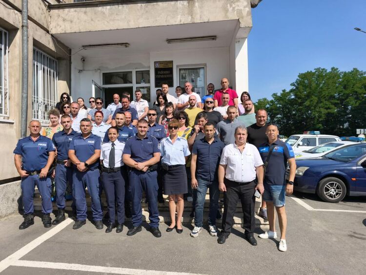 Полицаите от Кърджалийска област излязоха на протест срещу натиска срещу техните колеги от Варна