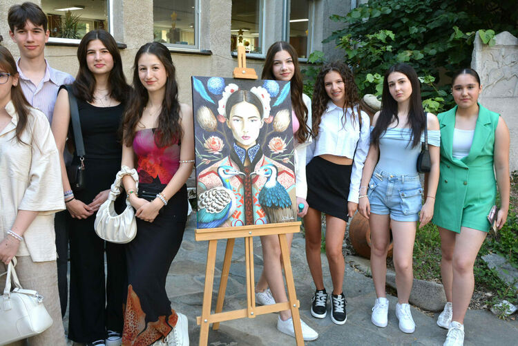 „Елементи“ е мотото на годишната изложба на арт-школа „Колорит“