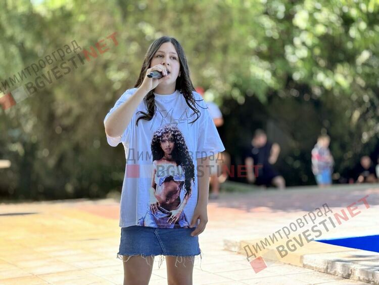 Басейнът в Димитровград отвори с такса вход 3-5лв., организират и безплатни плувни тренировки