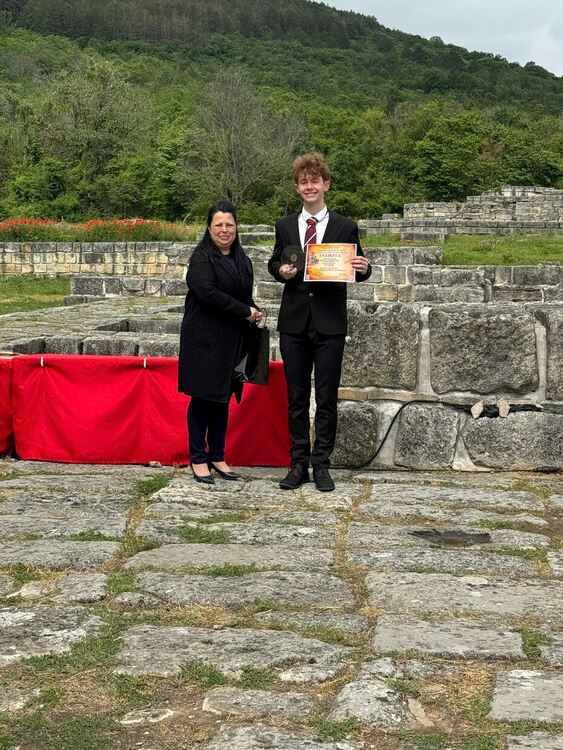 Любомир Колев отново отличен по история