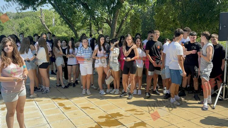 Басейнът в Димитровград отвори с такса вход 3-5лв., организират и безплатни плувни тренировки