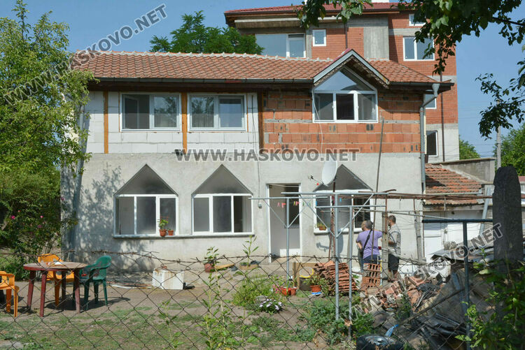 Готварска печка предизвика пожар на ул. „Казанлък“ в Хасково