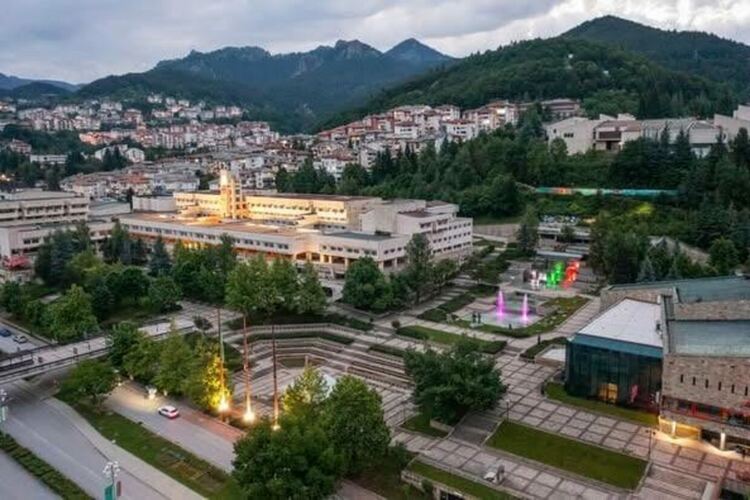 Смолян празнува 65 години от обединението си