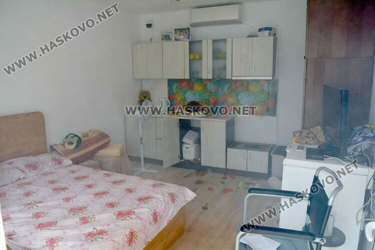 Готварска печка предизвика пожар на ул. „Казанлък“ в Хасково