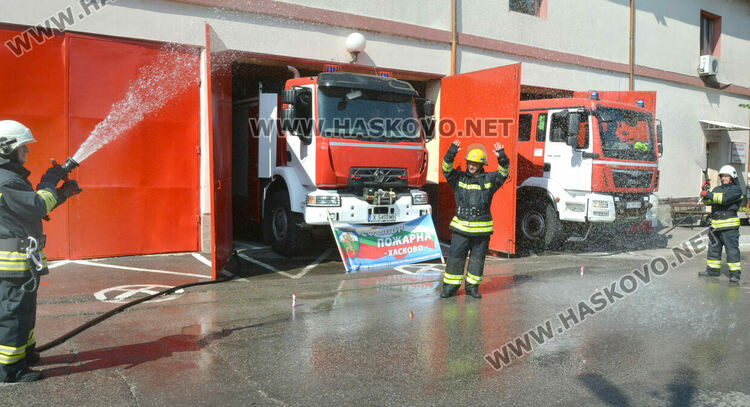Ритуално изкъпаха хасковския пожарникар и бивш борец Стефан Ангелов