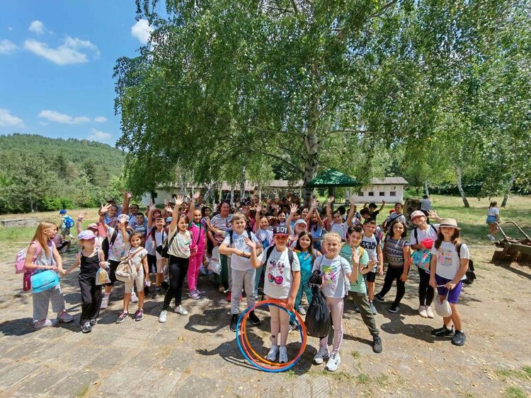 Спортен празник за децата от Летния градски лагер в базата на Широко поле