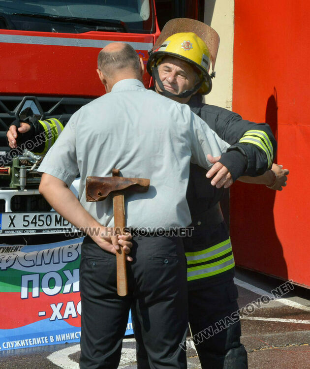 Ритуално изкъпаха хасковския пожарникар и бивш борец Стефан Ангелов