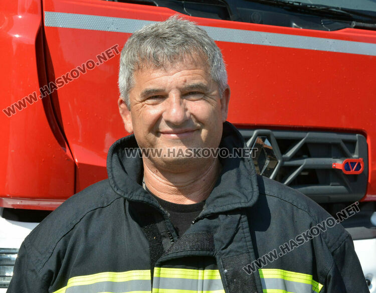 Ритуално изкъпаха хасковския пожарникар и бивш борец Стефан Ангелов