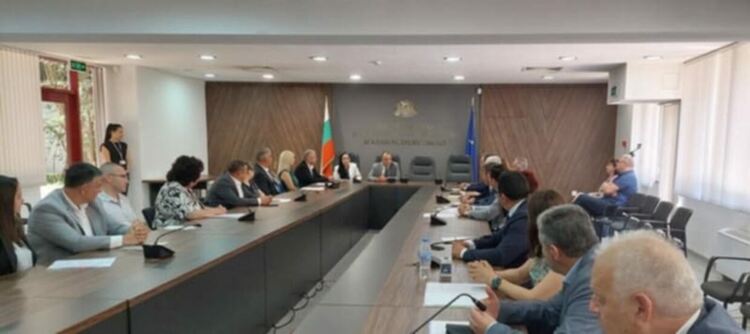 Пет общини от Смолянска област с нови споразумения по Инвестиционната програма за над 77 млн. лв.