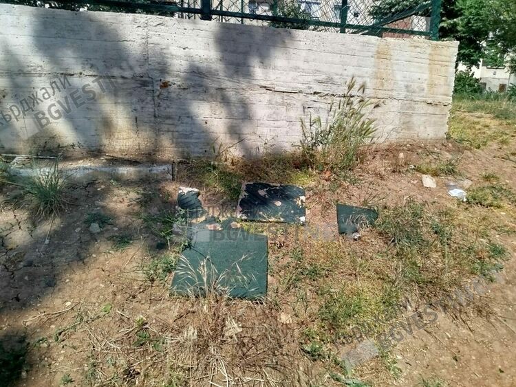 Вандалски прояви на откритата преди година спортна площадка в кв.“Възрожденци“ в Кърджали 