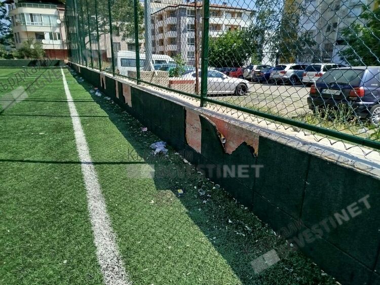 Вандалски прояви на откритата преди година спортна площадка в кв.“Възрожденци“ в Кърджали 
