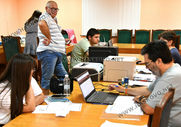 Над 100 хасковски кандидат-студенти подадоха документи за 28 ВУЗ-а в България