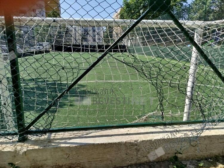 Вандалски прояви на откритата преди година спортна площадка в кв.“Възрожденци“ в Кърджали 