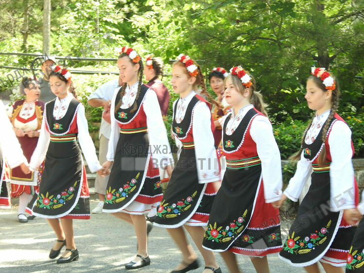   Отбелязаха 105 год. от организираното тракийско движение в Кърджали с голям събор