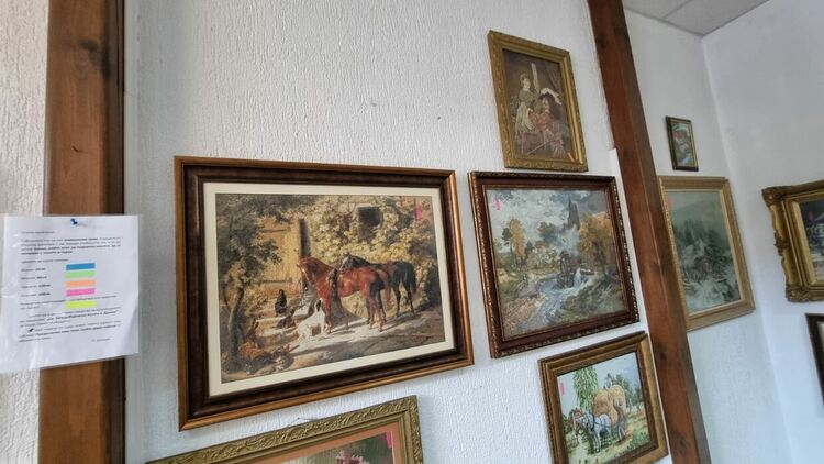 Гоблени с мисия: Благотворителна изложба в Момчиловци събира средства за нов параклис