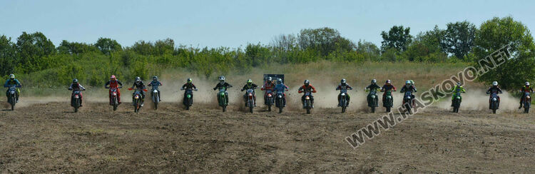 Близо 60 състезатели стартираха на Открития шампионат по мотокрос в Хасково