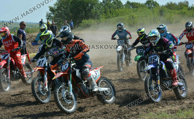 Близо 60 състезатели стартираха на Открития шампионат по мотокрос в Хасково