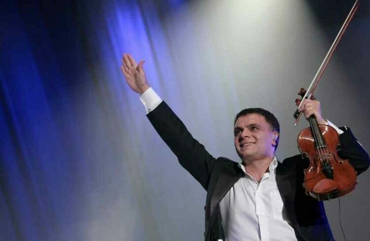 Васко Василев излиза на сцената на Античния театър