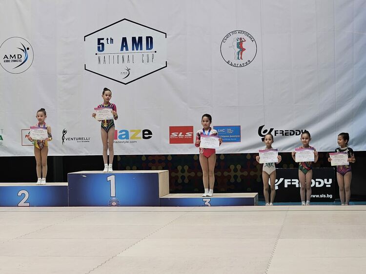 Състезателите на „Виолена“ с куп медали и призови места от национален турнир
